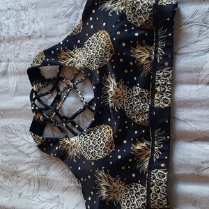 Black and Gold Pineapple Print Women's Top